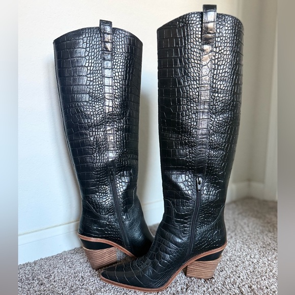 Gianni Bini Shoes - Gianni Bini Heeled Boot Black Alligator Skin Design w/ Brown Trim Knee High